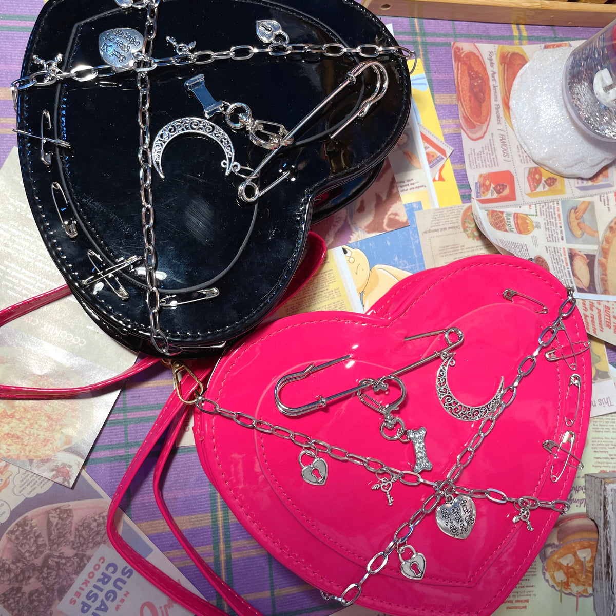 Metallic Locked Up Lover Novelty Crossbody Handbag Millennial Retro Punk Patent Leather Heart Shaped Handbag