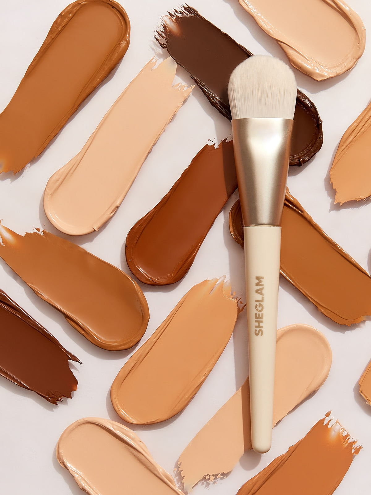 Perfect Blend Foundation Brush: Professional Makeup Tool for Liquid, Cream, and Balm