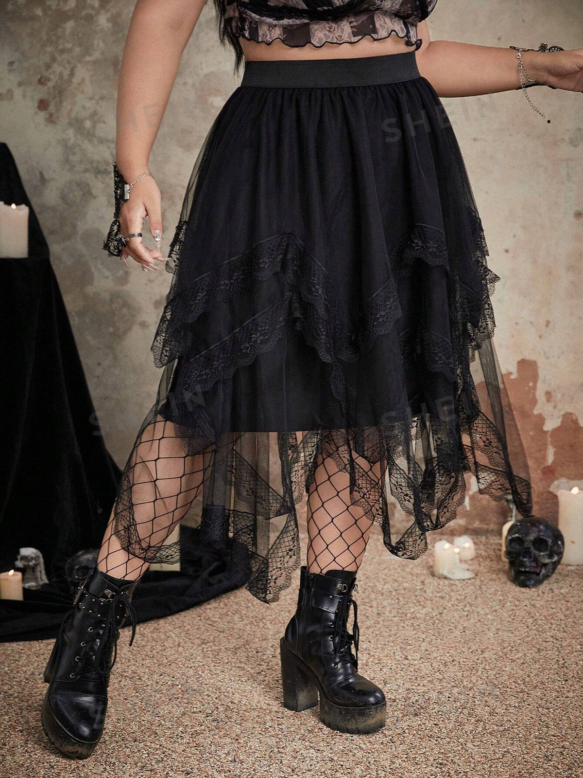 ROMWE Goth Plus Contrast Lace Mesh Overlay Skirt