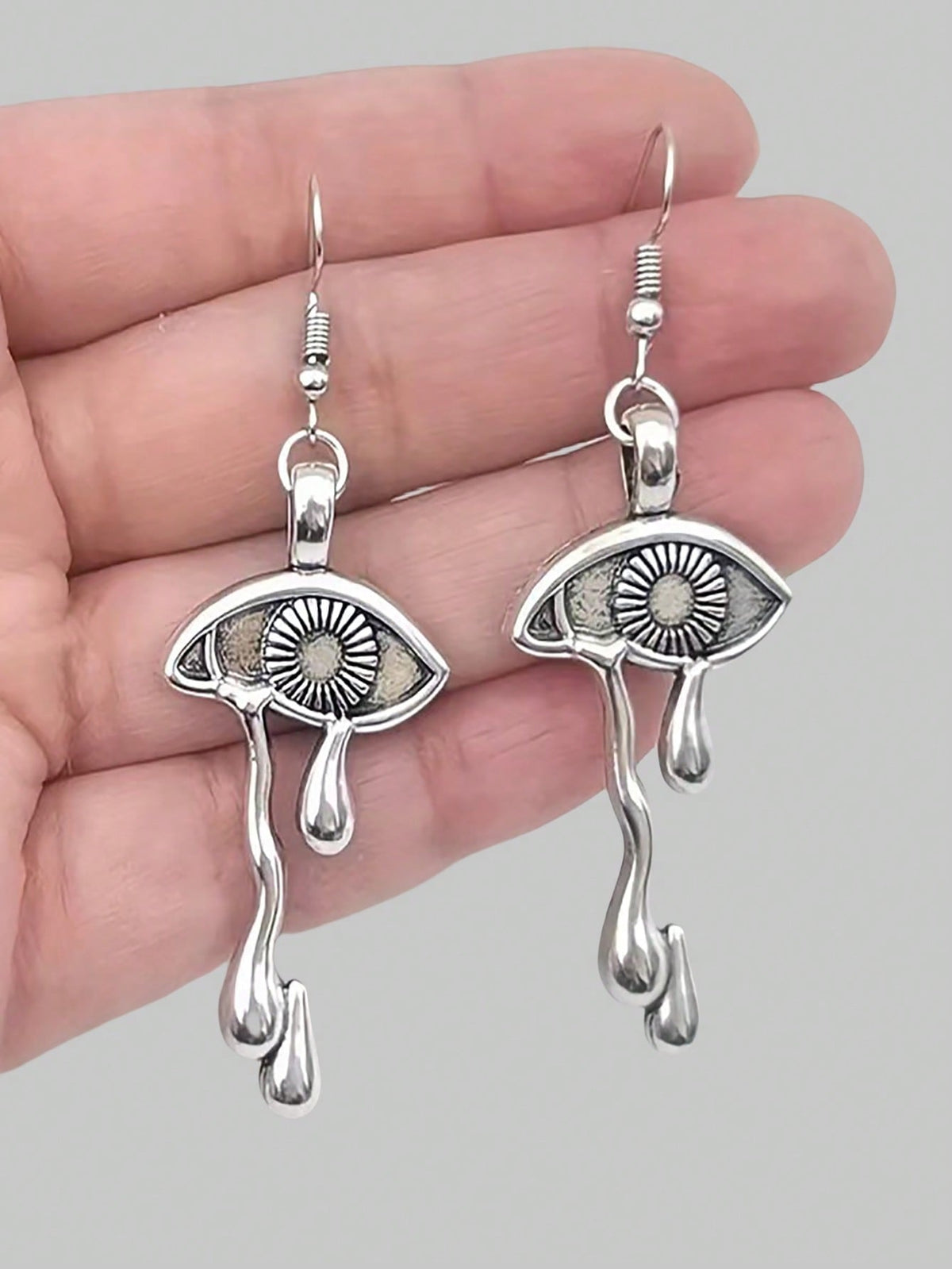 ROMWE Goth Eye Decor Drop Earrings