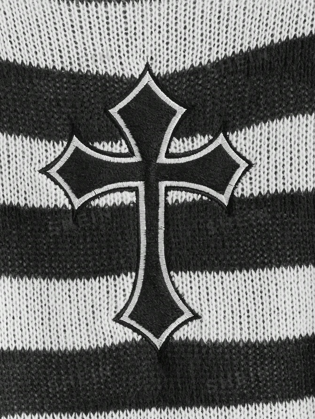 ROMWE Goth Plus Size Striped Cross Pattern Pullover Sweater