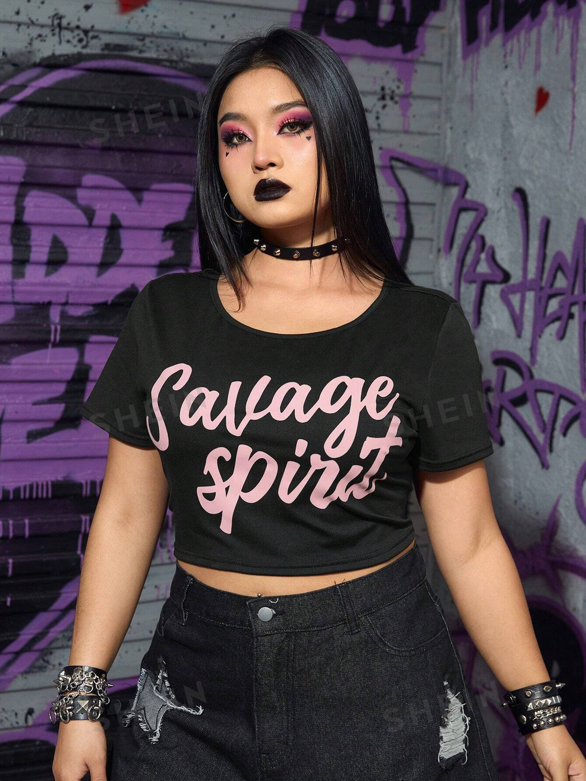 ROMWE Grunge Punk Women'S Plus Size Round Neck T-Shirt With Elasticity, Slogan Printed, Black & Pink Colorblock Design