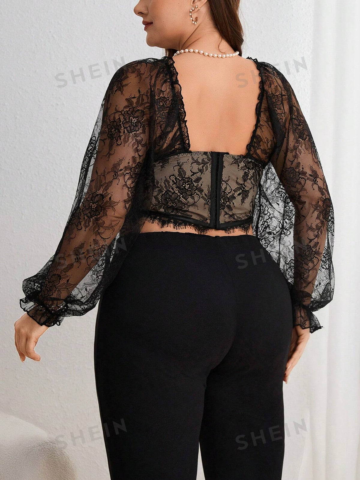 CURVE  Plus Size Elegant Lace Cup Detail Sweetheart Neckline Top