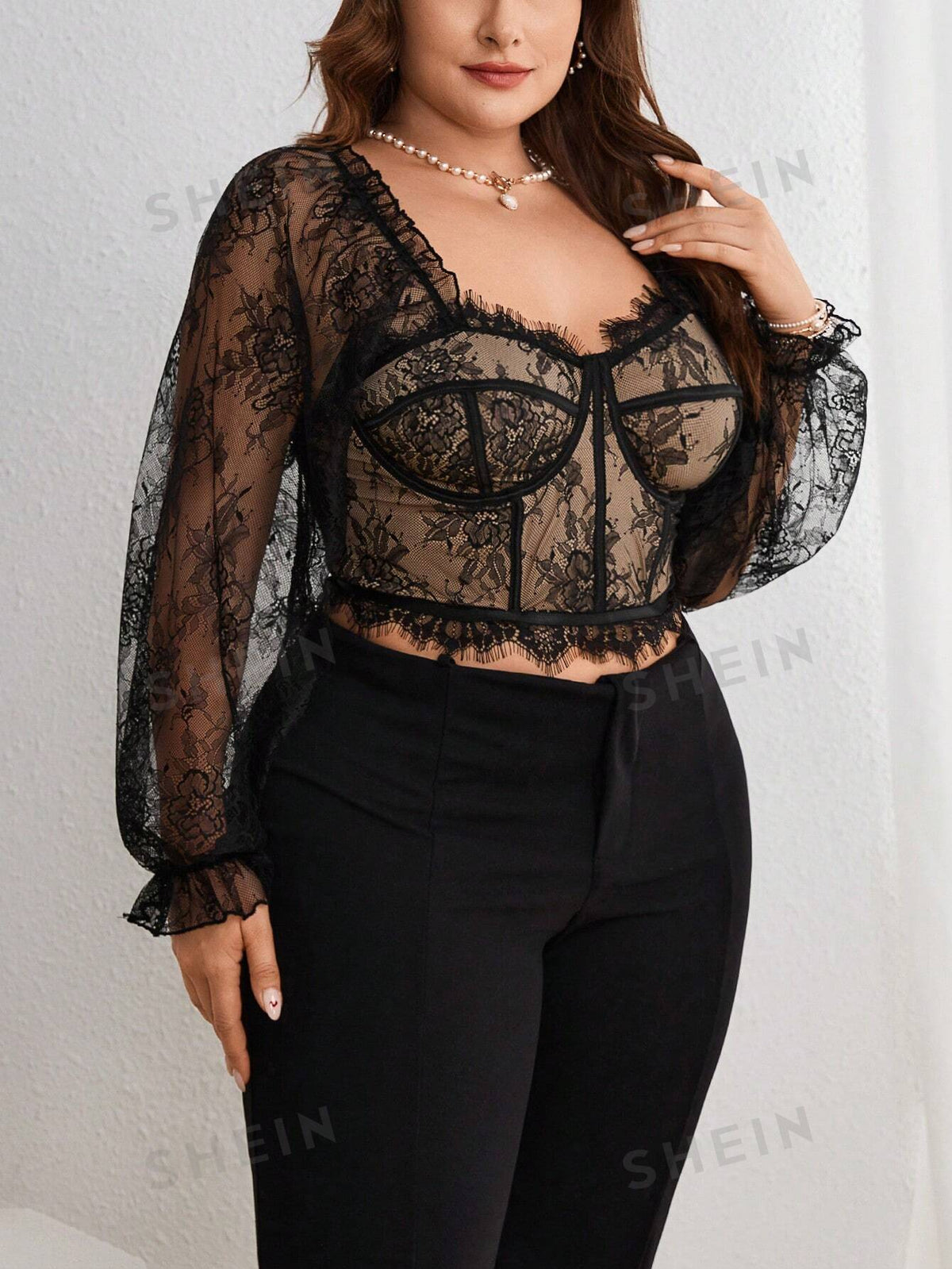 CURVE  Plus Size Elegant Lace Cup Detail Sweetheart Neckline Top