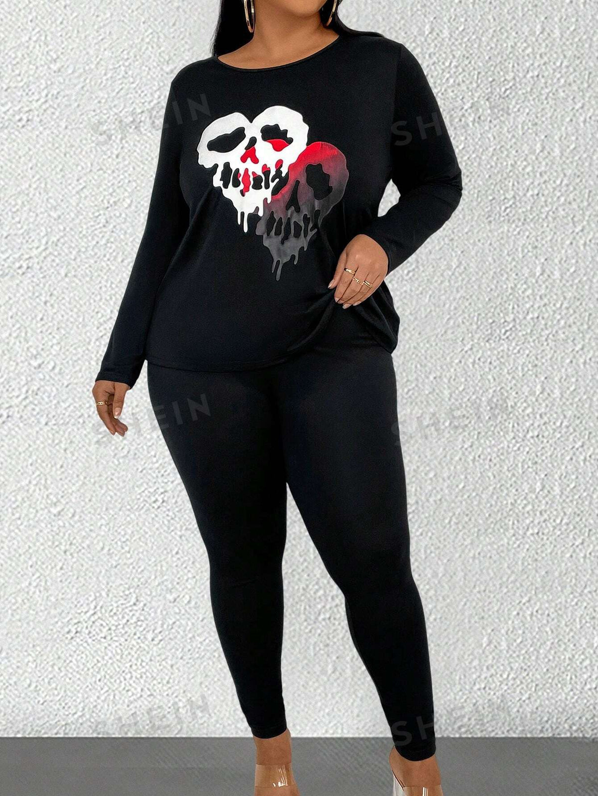 Essnce Plus Skull Print Tee & Leggings