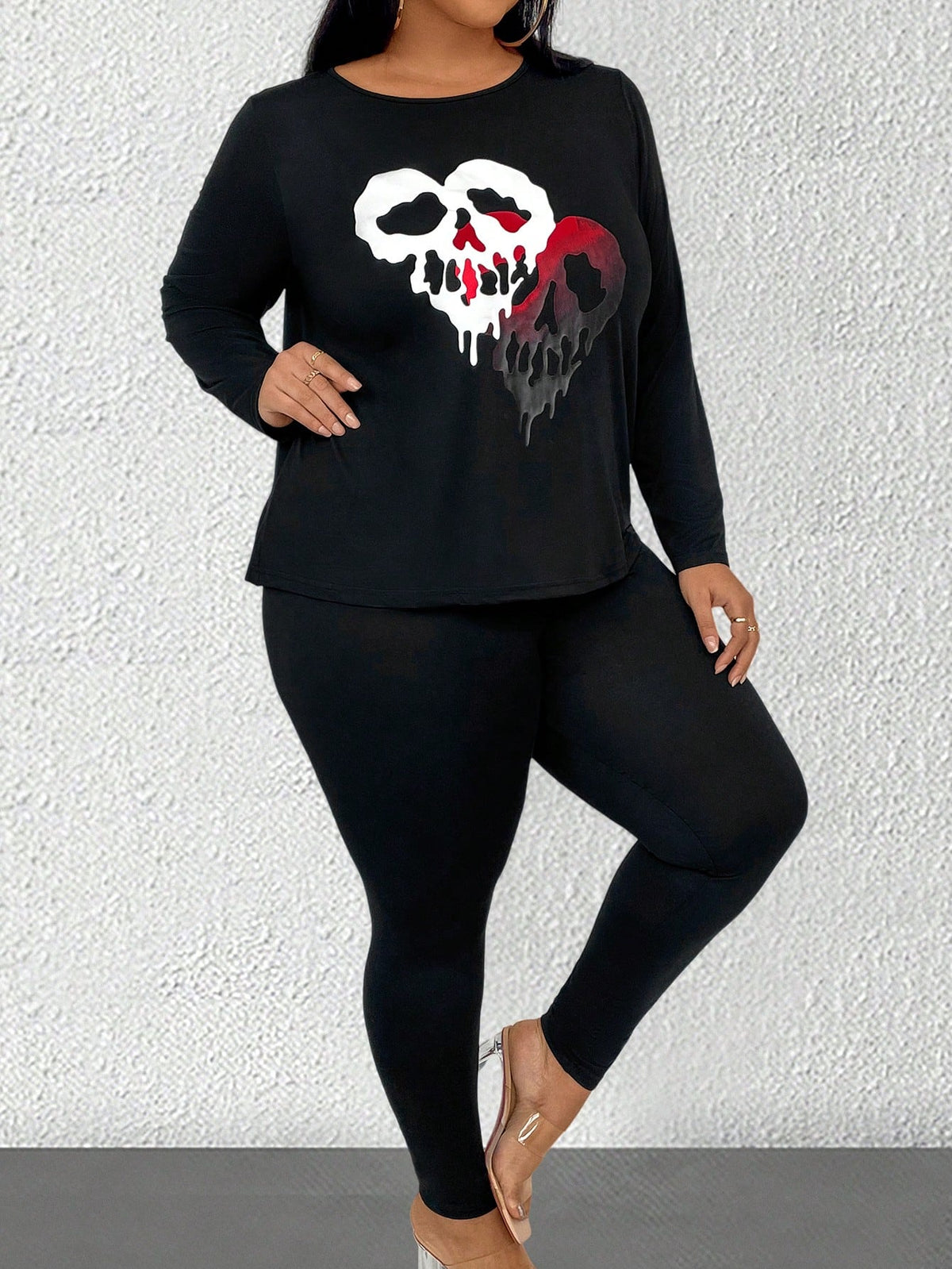 Essnce Plus Skull Print Tee & Leggings