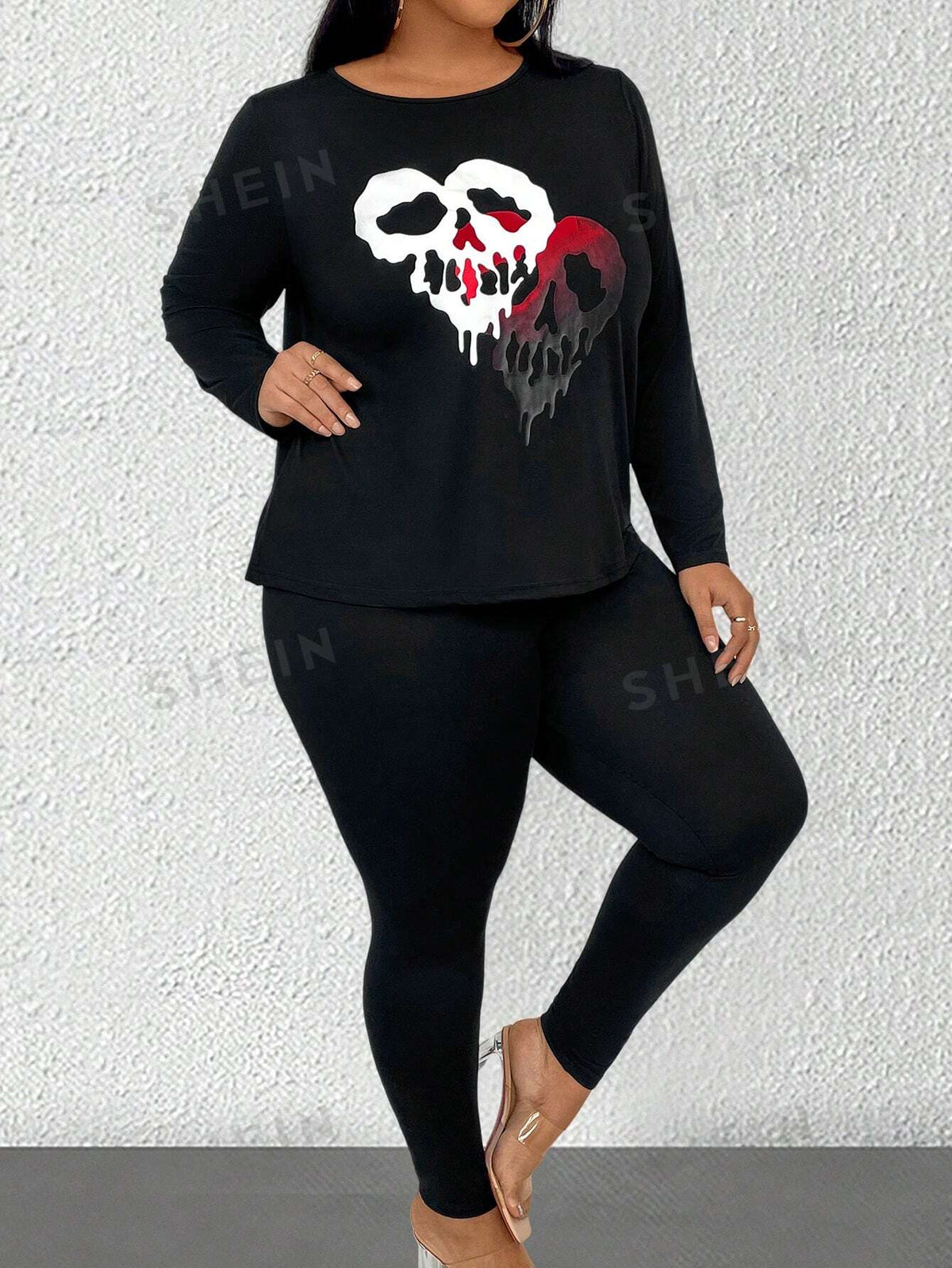 Essnce Plus Skull Print Tee & Leggings