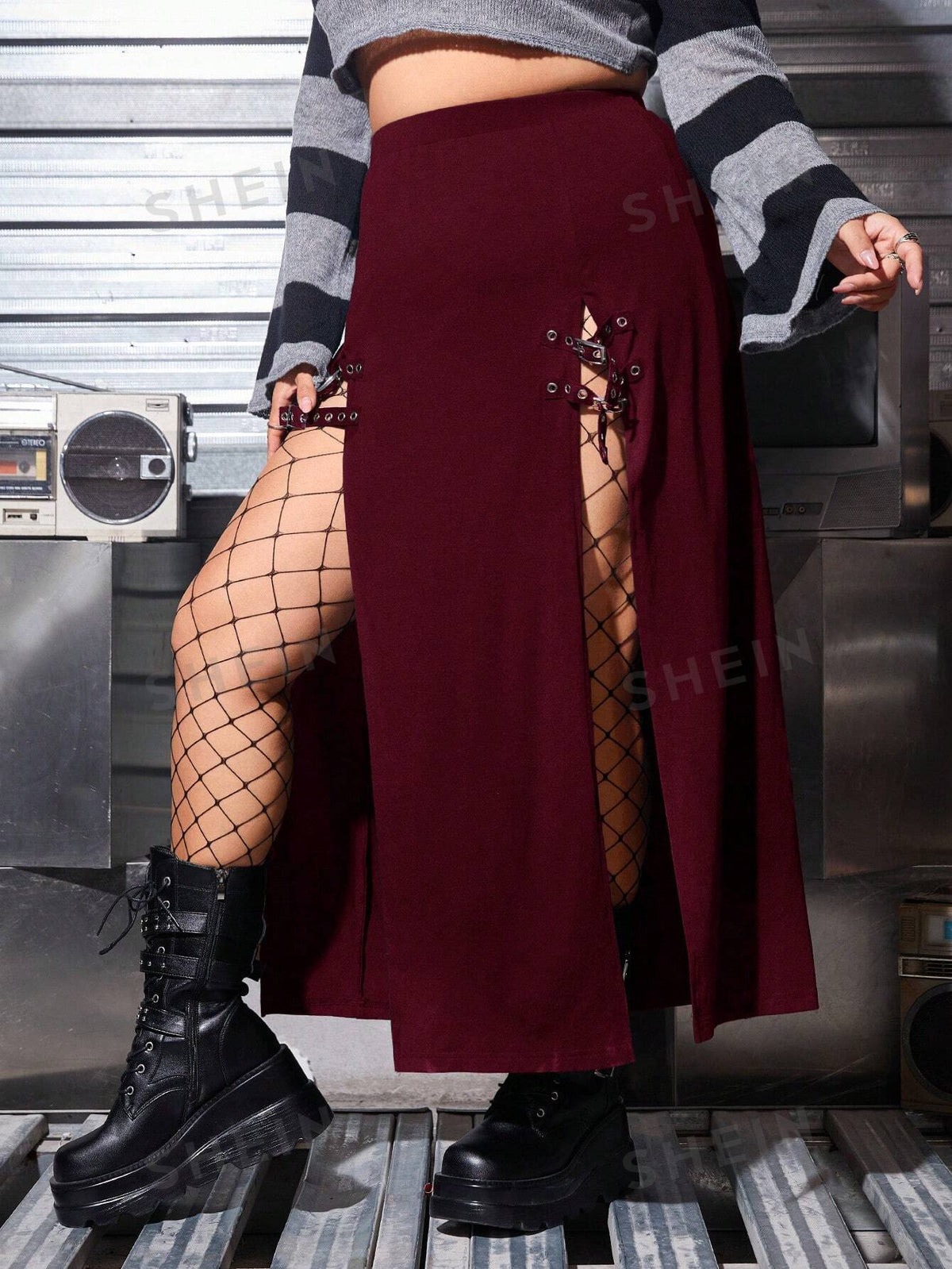 ROMWE PUNK Plus Size Buckle Decor Slit Casual Skirt