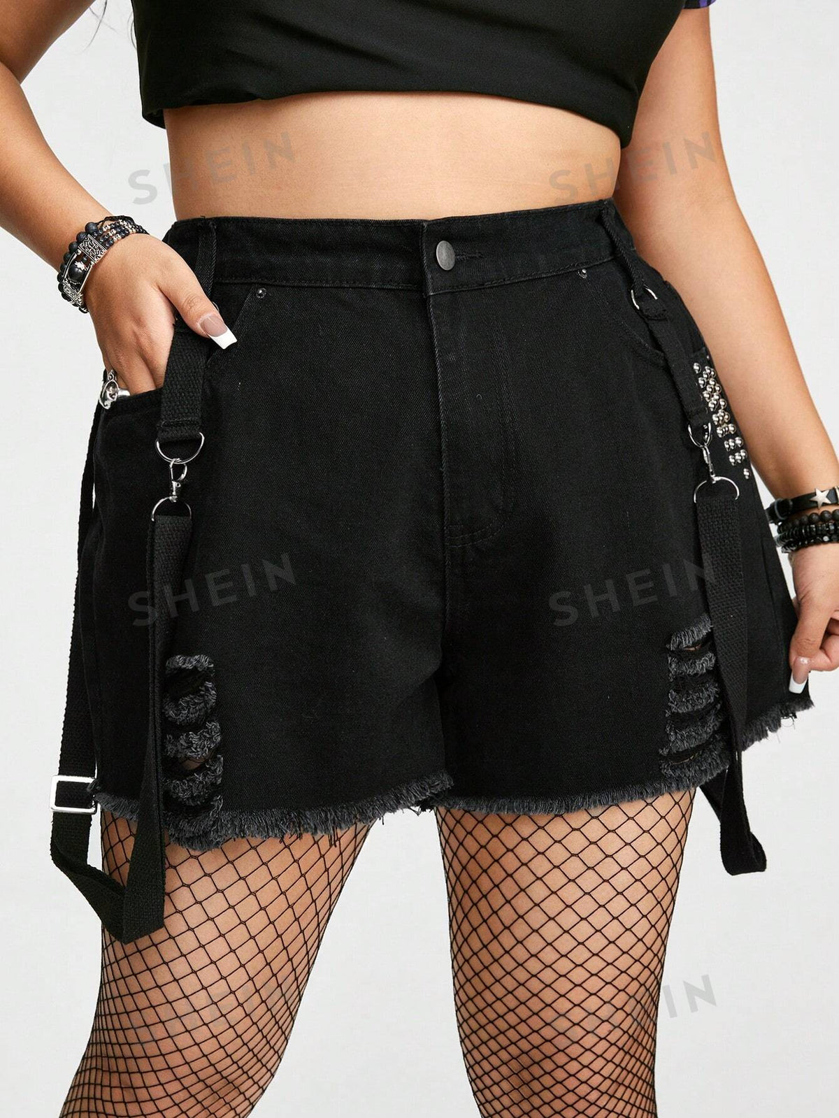 ROMWE Grunge Punk Plus Size Women's Loose Fit Denim Shorts With Frayed Hem