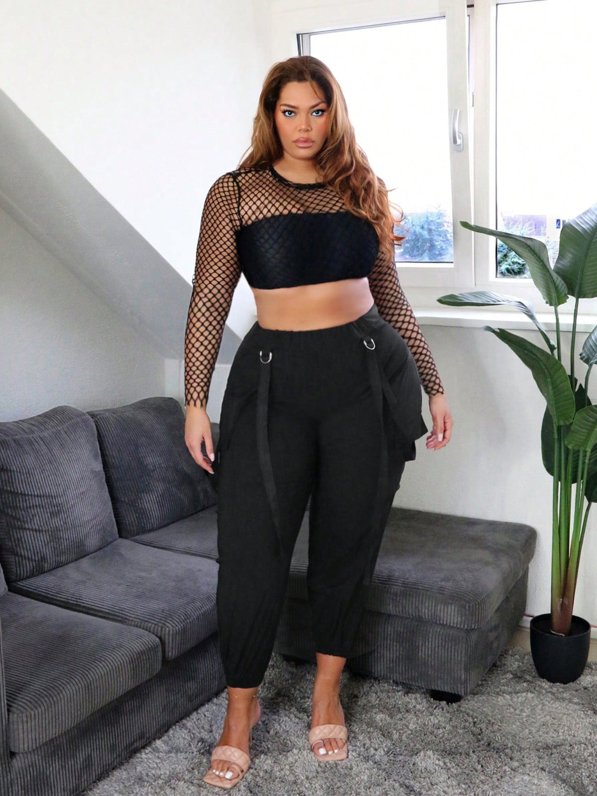 SXY Plus Size Women's  Mesh Top With Perspective Design And Multi-Pocket Work Leisure Pants 2-Piece Set,Suitable For Summer, Dating,Casul,Shopping, Streetwear,Going Out,Vacation,Beach,Coquette,Easy To Match&Looks Slim,Flatter The Figure