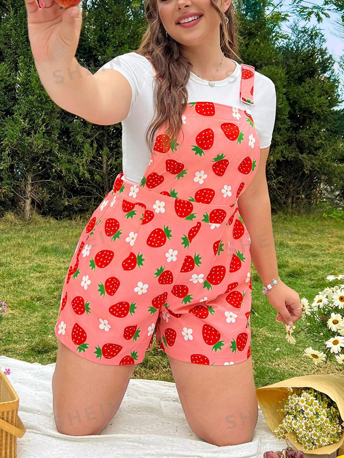 CURVE  Plus Size Women's Strawberry Print Jumpsuit