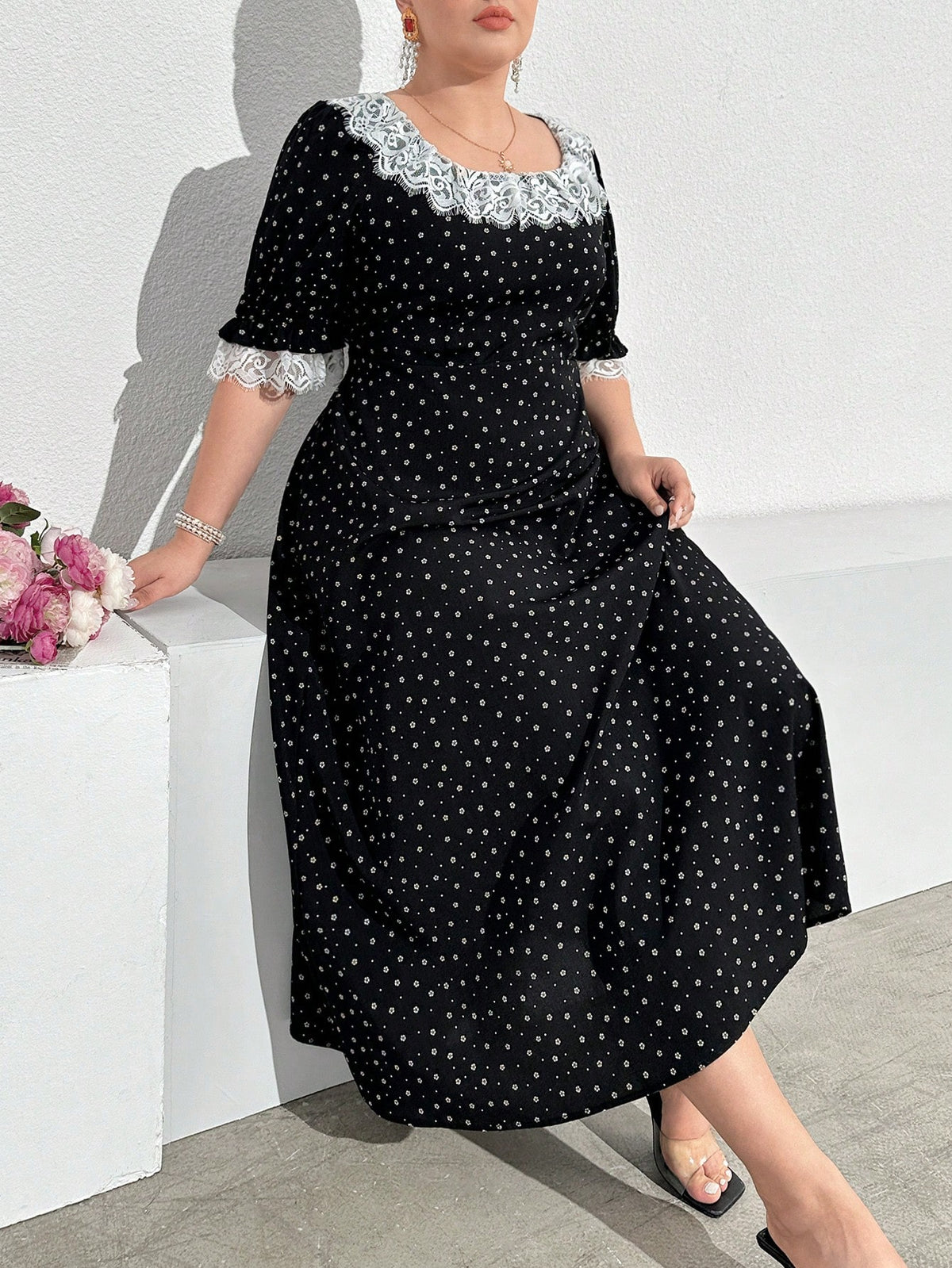 Mulvari Plus Size Random Floral Pattern Dress