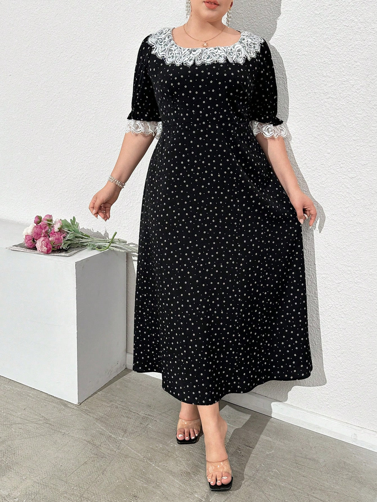 Mulvari Plus Size Random Floral Pattern Dress