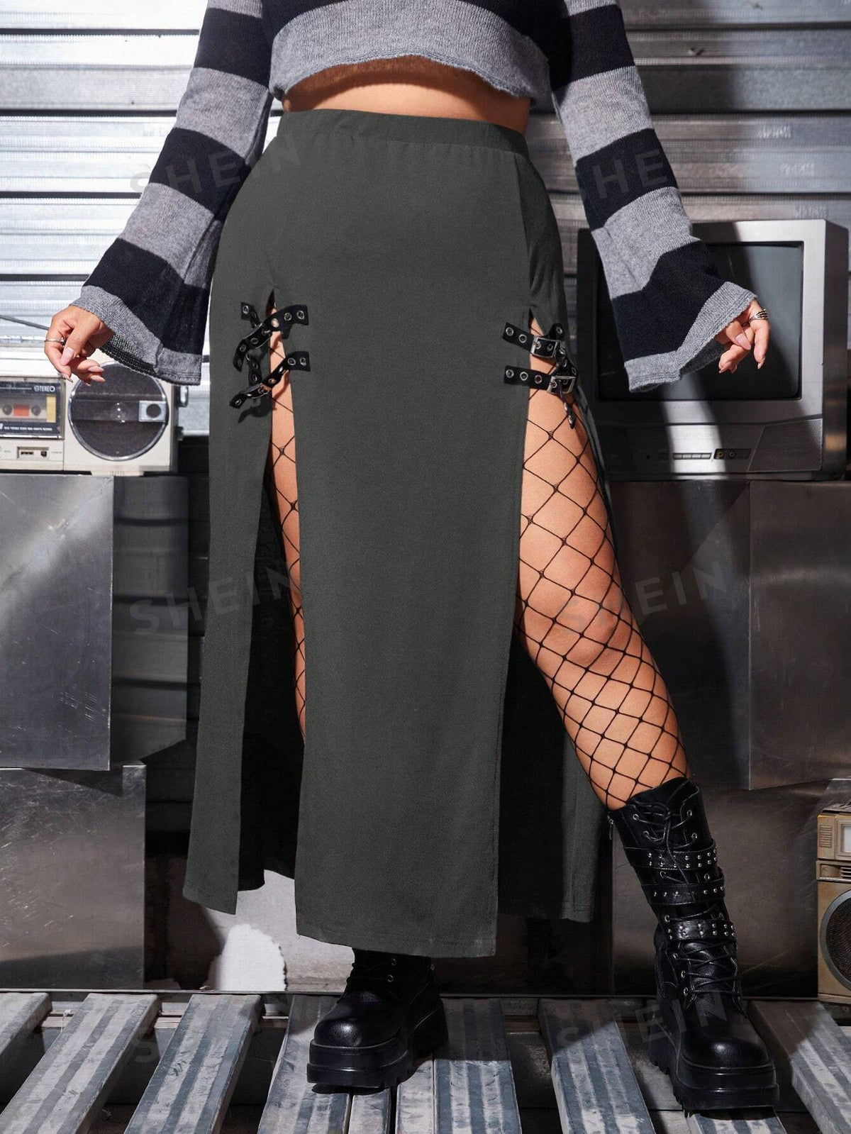 ROMWE PUNK Plus Lace Up Front Split Thigh Skirt