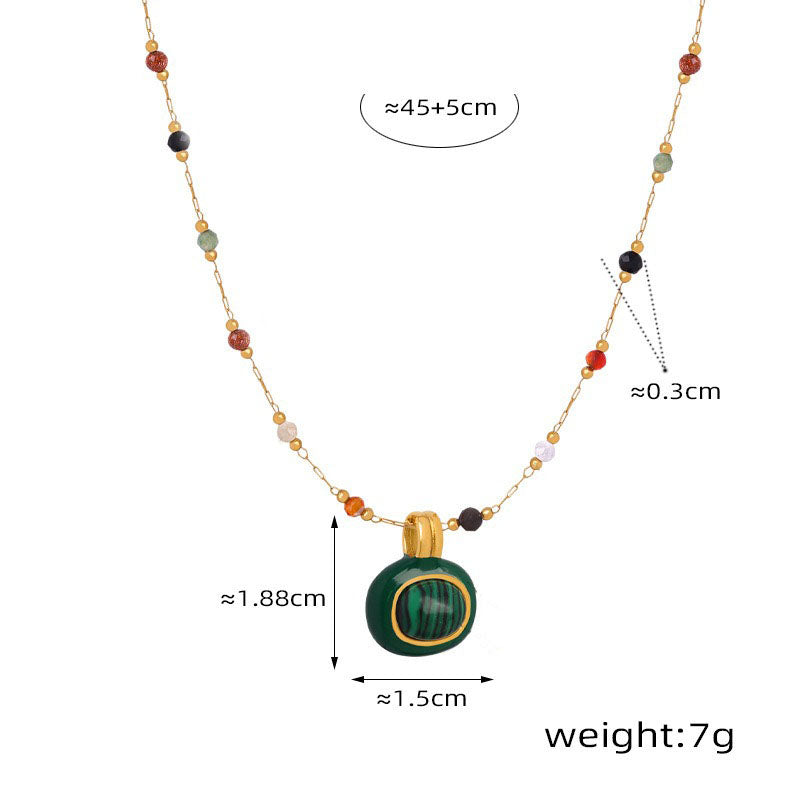 Exquisite and noble 18K gold collarbone chain and gemstone design necklace