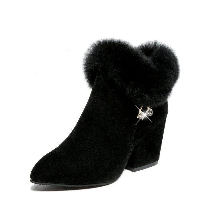 Elegant boots with the fur and rhinestone short boots