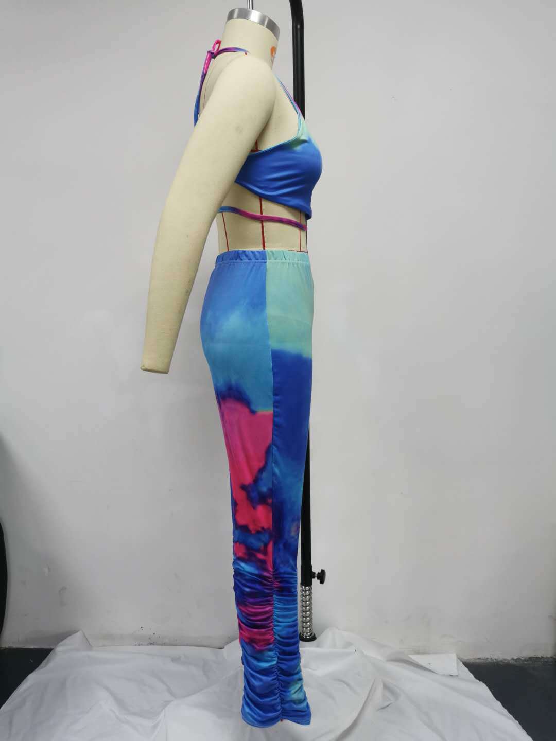 Two-piece Thin Fabric Tie Dye Print Crop Top And Rouched bottom Leggings Two Piece Outfit Set