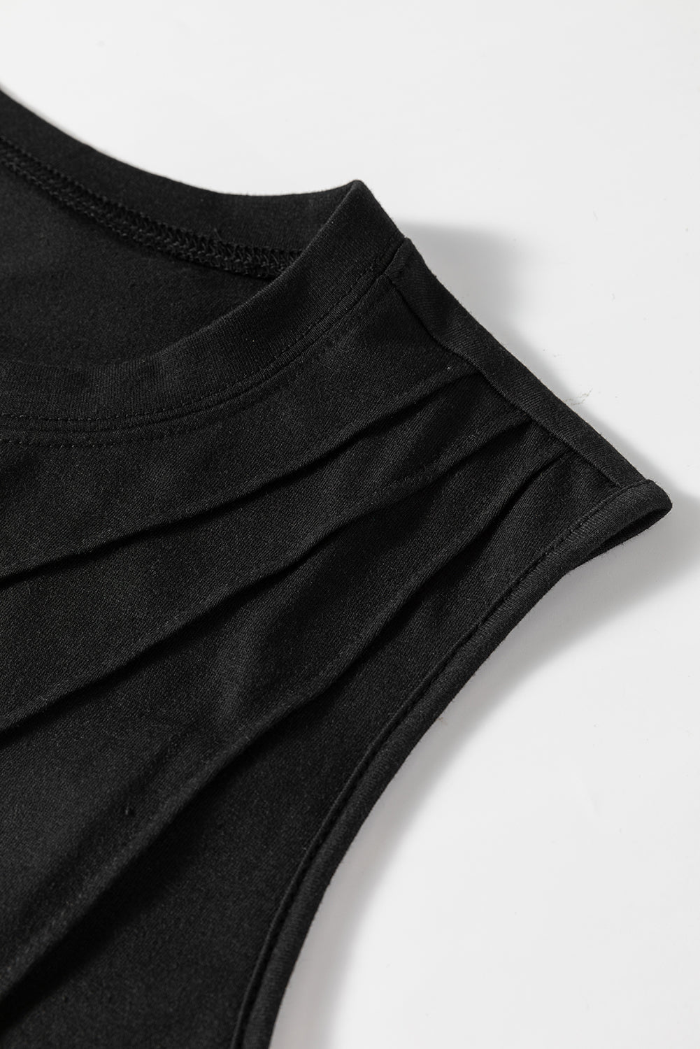 Black Crew Neck Pleated Tank Top - Stylish and Comfortable Sleeveless Top