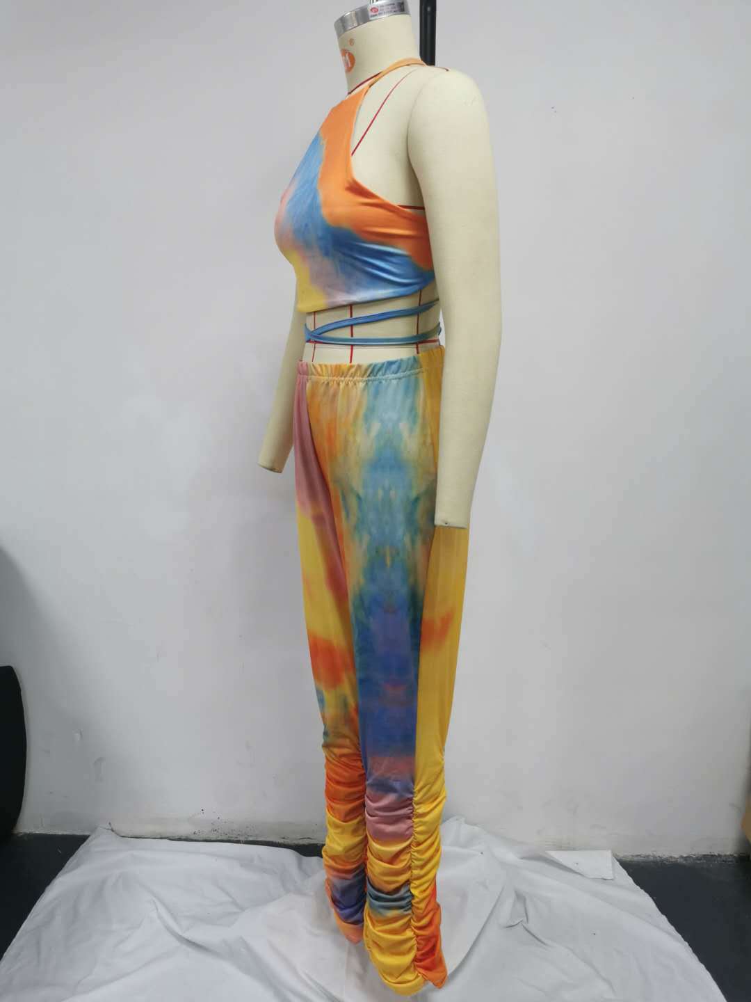 Two-piece Thin Fabric Tie Dye Print Crop Top And Rouched bottom Leggings Two Piece Outfit Set