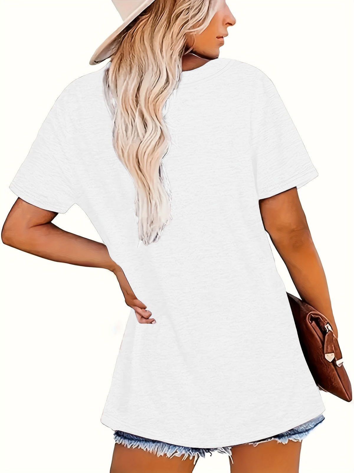 Stylish Plus-Size Letterprint T-Shirt for Women: A Must-Have for Spring and Summer