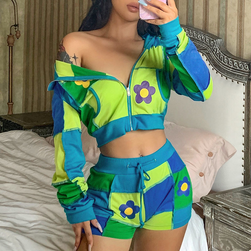 Retro Patchwork Printed  Cropped Hoodie And Shorts Set