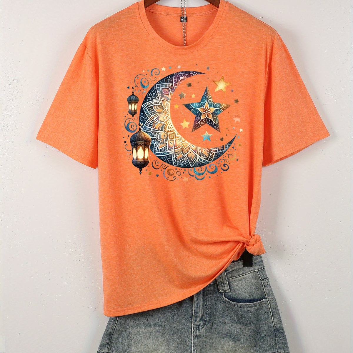 Stylish Moon Print Plus Size T-shirt for Women - Stay Comfortable and On-Trend!