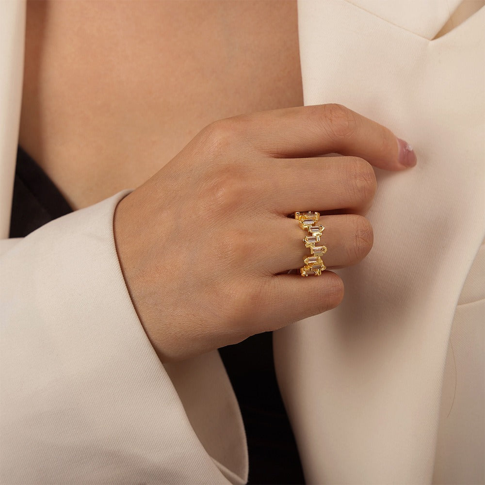 18K gold noble light luxury irregular inlaid zircon open design versatile ring