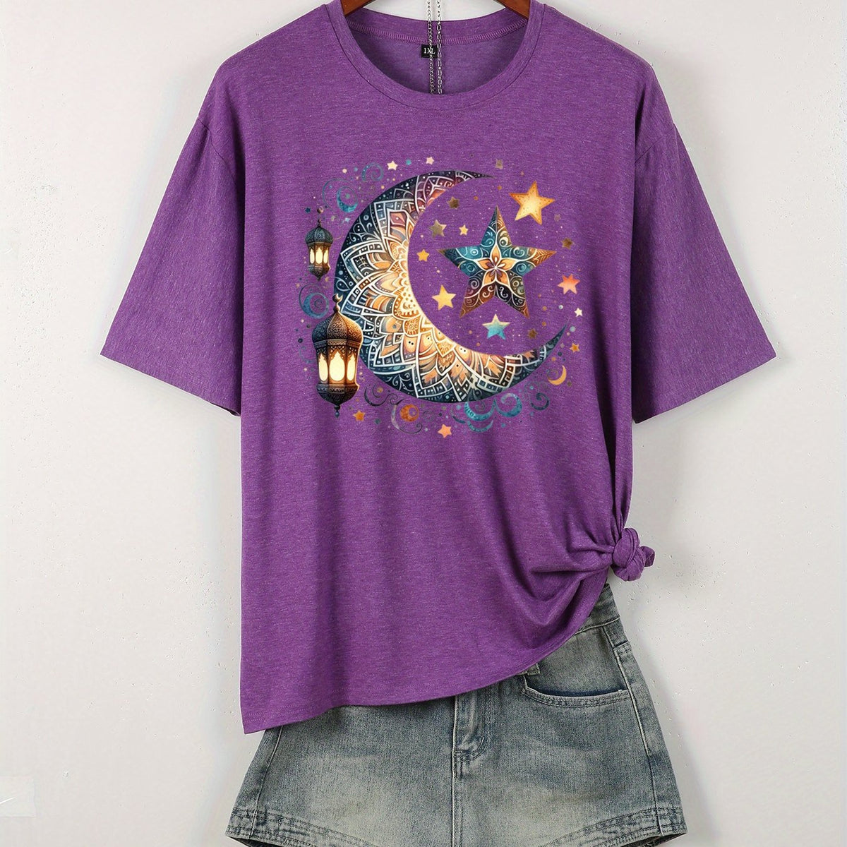 Stylish Moon Print Plus Size T-shirt for Women - Stay Comfortable and On-Trend!