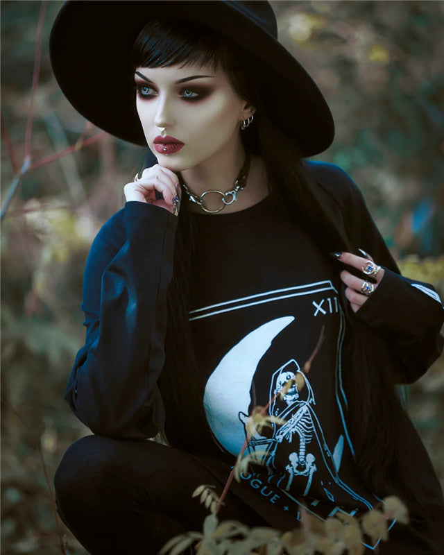 Witchy Wear Gothic Dark Moon Tarot Card Graphic Print Sweatshirt