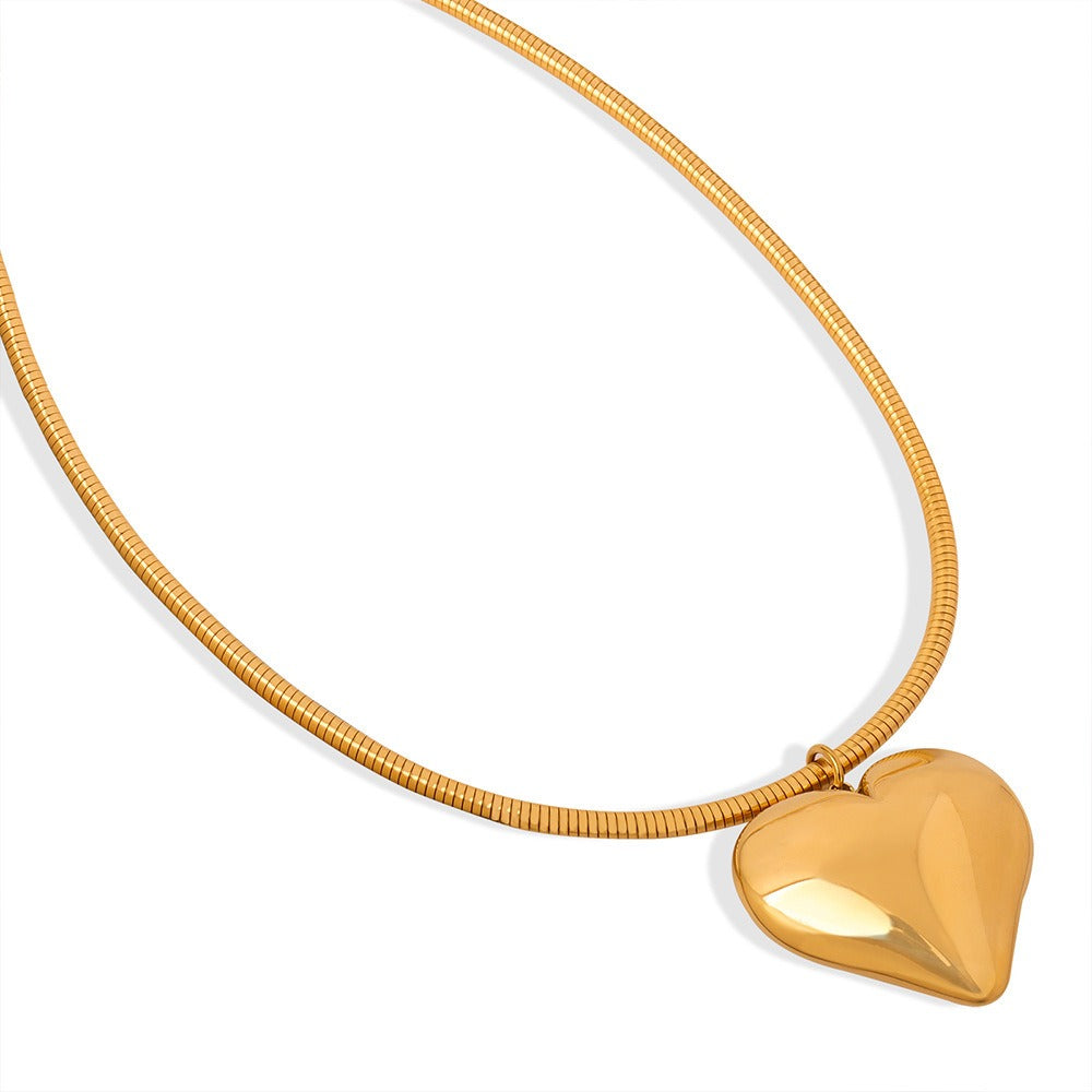 18K gold trendy fashionable love design light luxury style pendant necklace