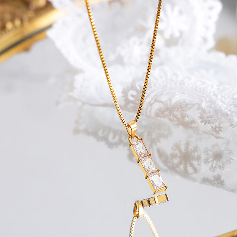 18K gold light luxury simple rectangular gem-set design versatile necklace