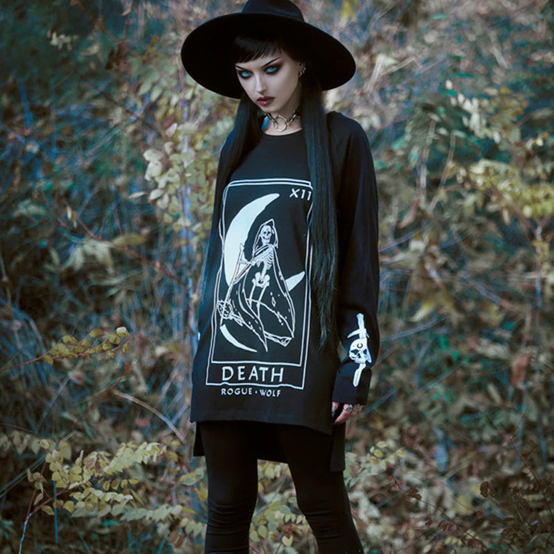 Witchy Wear Gothic Dark Moon Tarot Card Graphic Print Sweatshirt