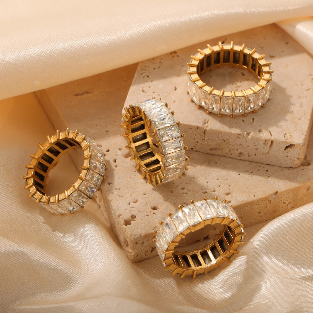 18K Gold Noble and Light Luxury Inlaid Zircon Design Versatile Ring | Elegant Jewelry for Women