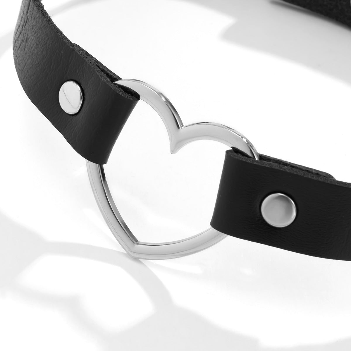 Fashion personality heart design simple style collar