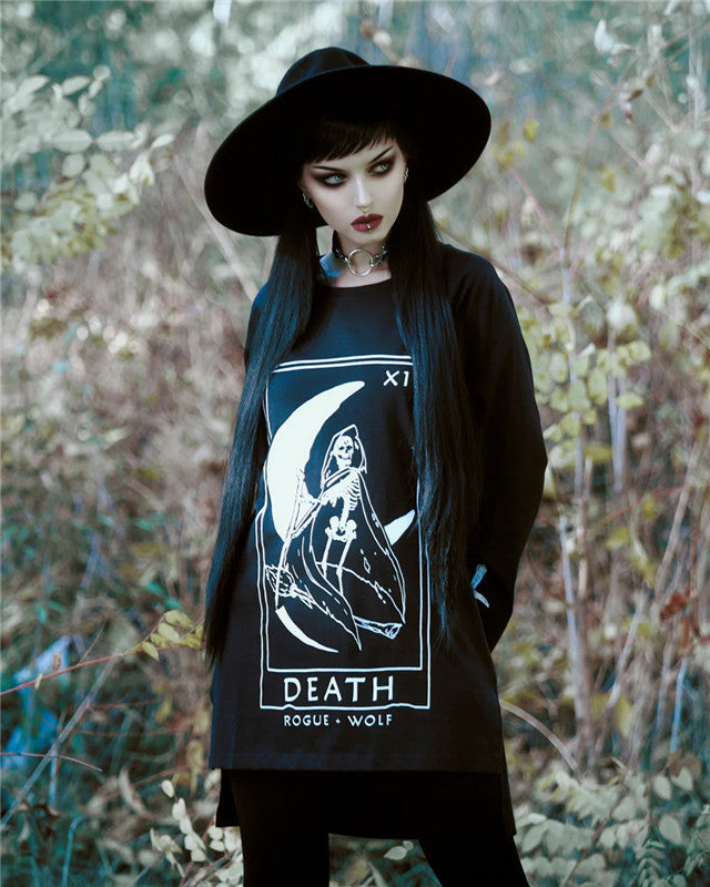 Witchy Wear Gothic Dark Moon Tarot Card Graphic Print Sweatshirt