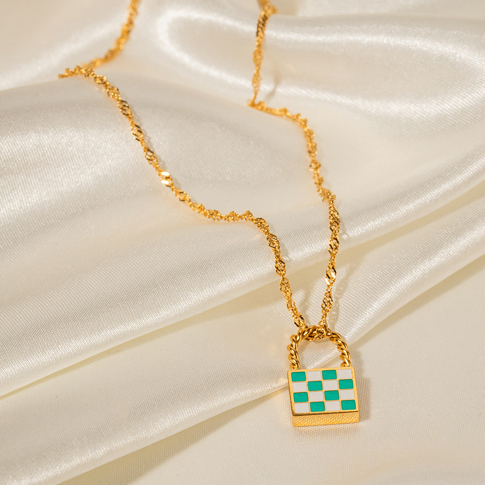 18K Novel Fashion Checker Checker Green and White Design Versatile Pendant Necklace