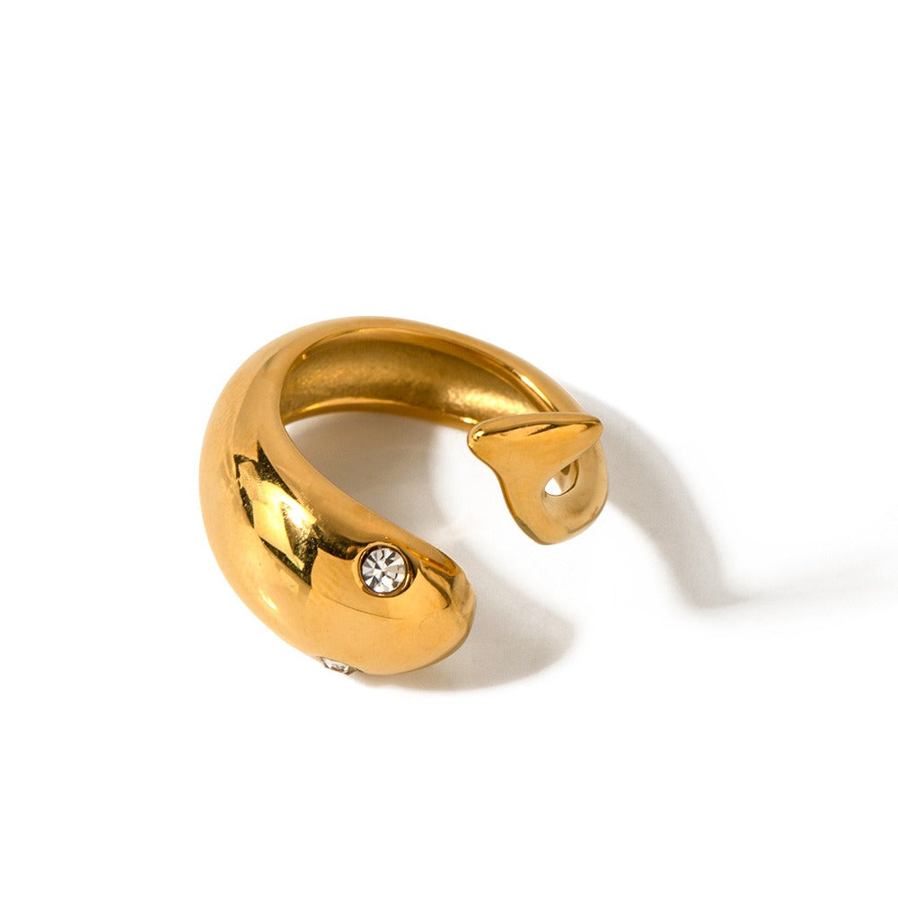 18k gold simple and personalized fish-shaped diamond design open ring