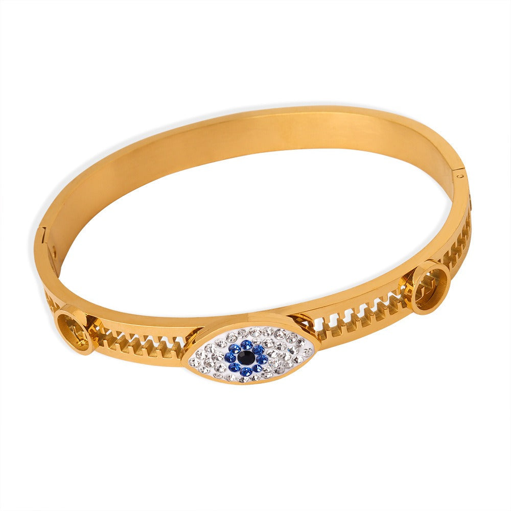 18K gold exaggerated devil’s eye diamond-set bracelet with sawtooth hollow design