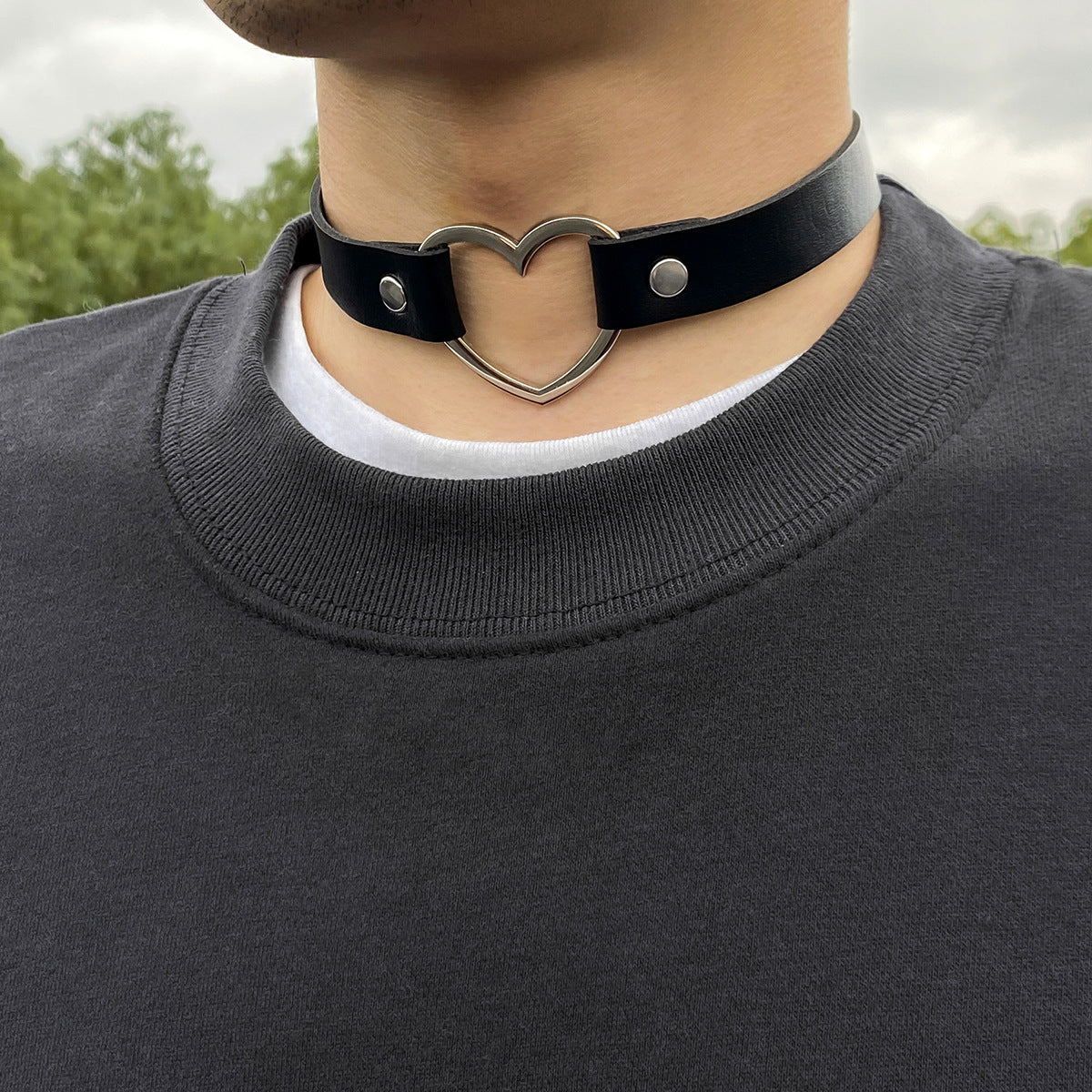 Fashion personality heart design simple style collar