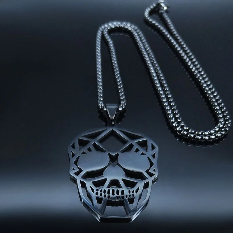 Goth Cool Skull Neck Pendant: Stainless Steel Chain Necklace, a Statement Piece for Hip Hop and Rock Styles, Durable and Stylish Jewelry in acero inoxidable, model N3023S02.