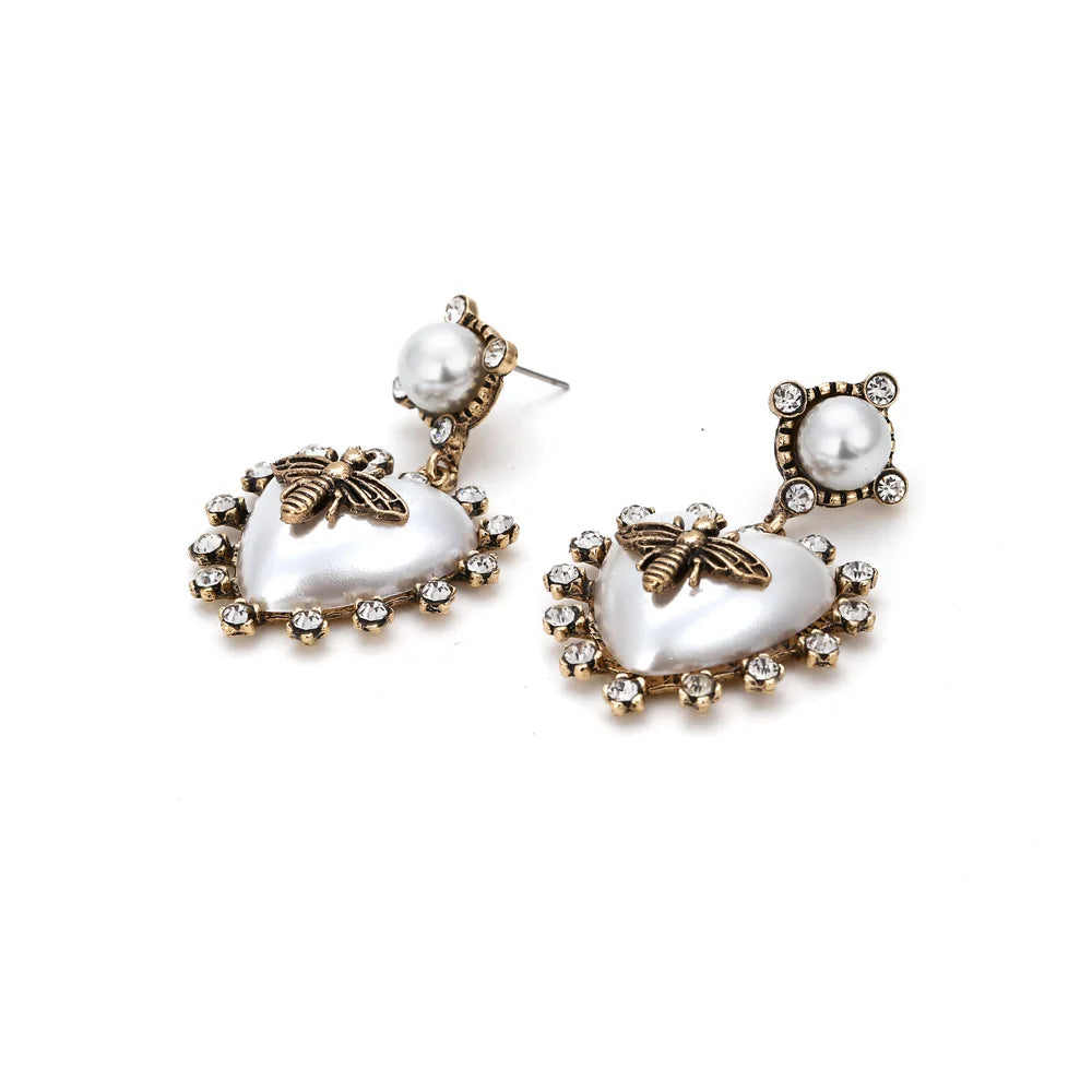 Retro Baroque Heart-shaped Pearl Bee Earrings – New Exaggerated Style