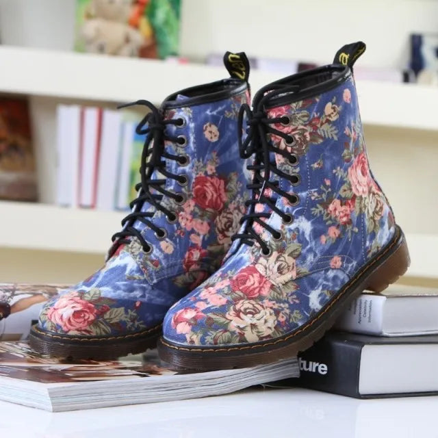 SLYXSH Plus Size Fashion Flower Ankle Boots - Women's Lace-Up Motorcycle Flat Shoes for Autumn