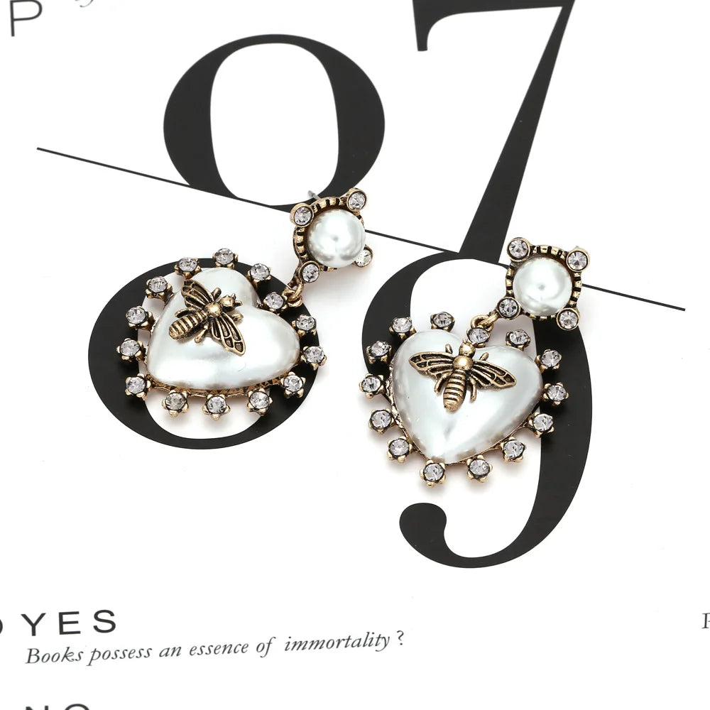 Retro Baroque Heart-shaped Pearl Bee Earrings – New Exaggerated Style