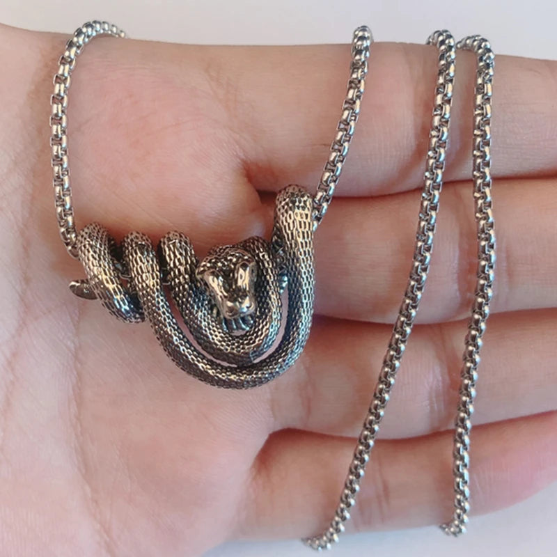 Ancient Greek Mythology Medusa Snake Pendant Necklace - High-Quality Fashion Jewelry for Men and Women, Mythological Amulet Gift