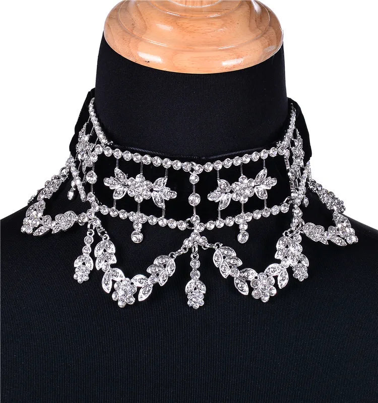 KMVEXO Maxi Rhinestone Flower Choker - Luxury Statement Necklace for Women with Ribbon Collar