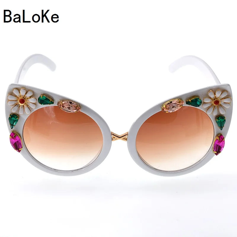 Baroque Rhinestone Cat Eye Sunglasses for Women – Oversize, Cool Fashion Design, Ladies Stylish Sun Glasses