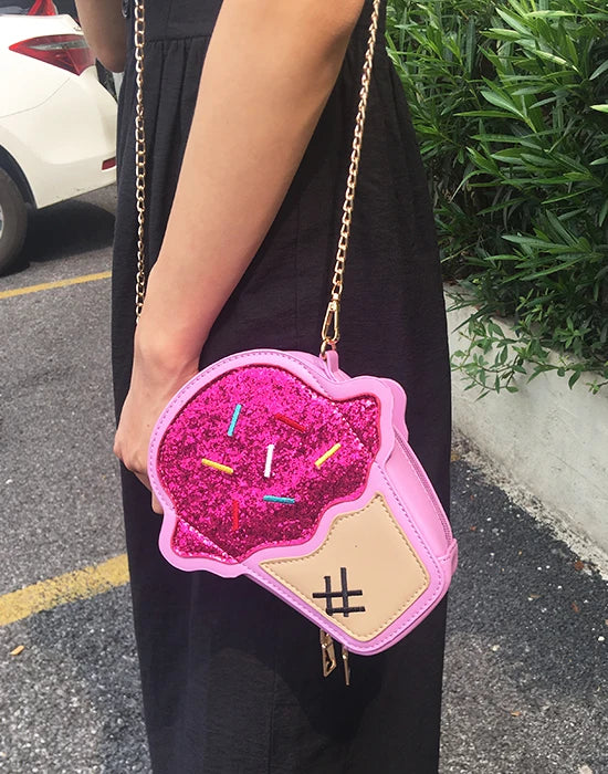 Ice Cream Shape Novelty Crossbody Bag for Women Purses and Handbags Girl's Cartoon Shoulder Bag with Chain Strap Cute Clutch