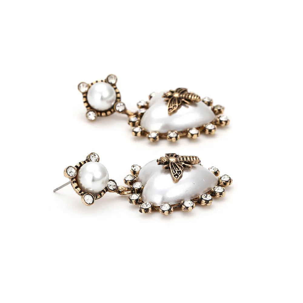 Retro Baroque Heart-shaped Pearl Bee Earrings – New Exaggerated Style