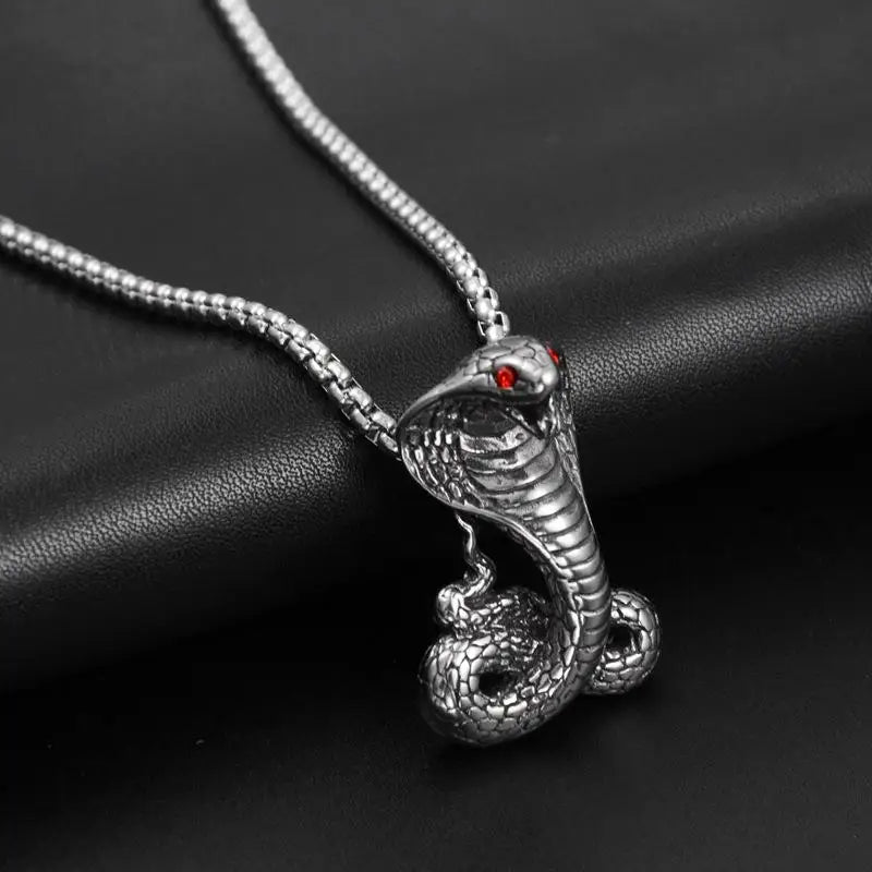 Ancient Greek Mythology Medusa Snake Pendant Necklace - High-Quality Fashion Jewelry for Men and Women, Mythological Amulet Gift