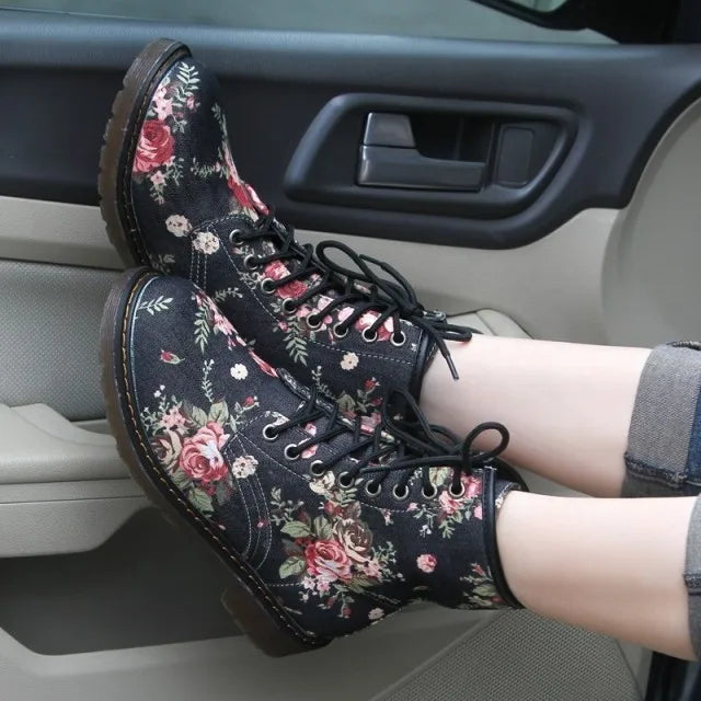 SLYXSH Plus Size Fashion Flower Ankle Boots - Women's Lace-Up Motorcycle Flat Shoes for Autumn